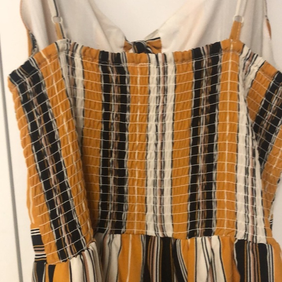 Funky fresh and style. Jumpsuit - Picture 6 of 7